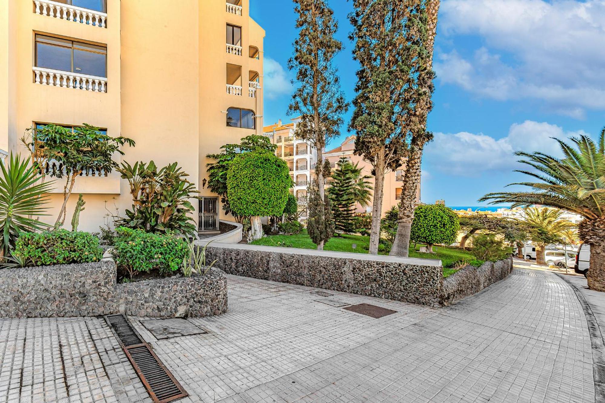 Cozy 2 Bedroom With Pool View And 2 Bathrooms In Cristianos Apartment Los Cristianos (Tenerife)