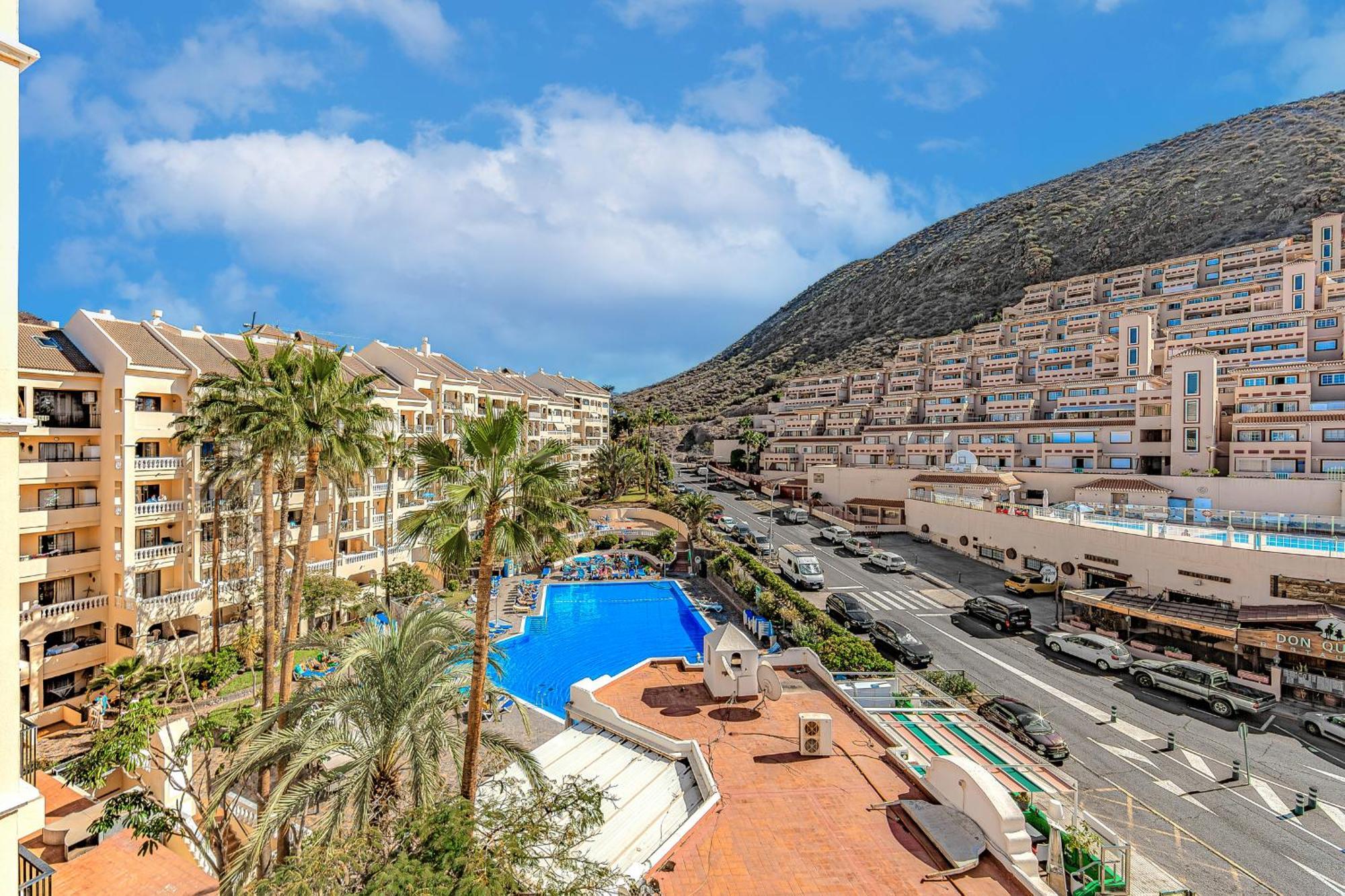 Apartment Cozy 2 Bedroom With Pool View And 2 Bathrooms In Cristianos *
