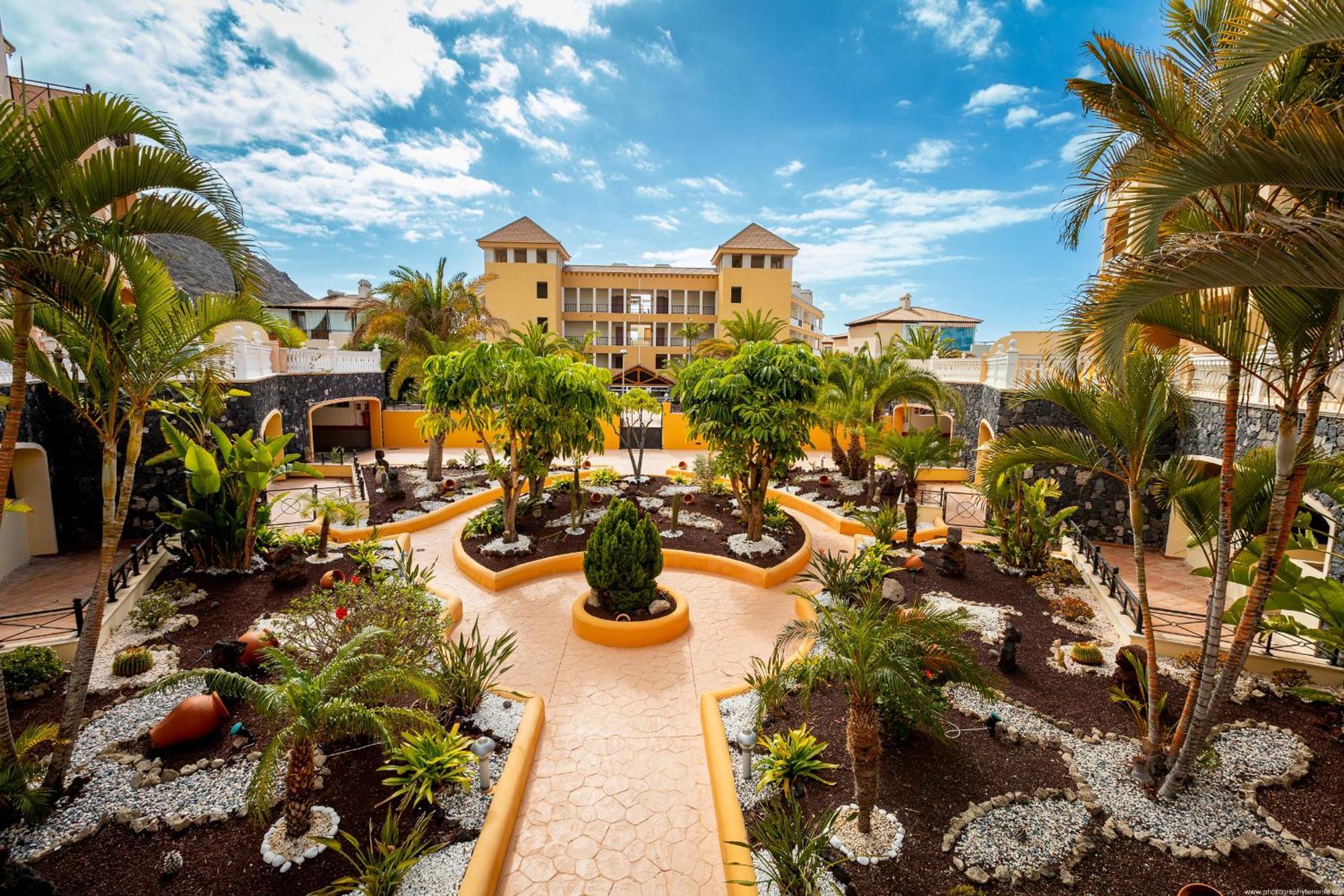 Tropical Position Apartment