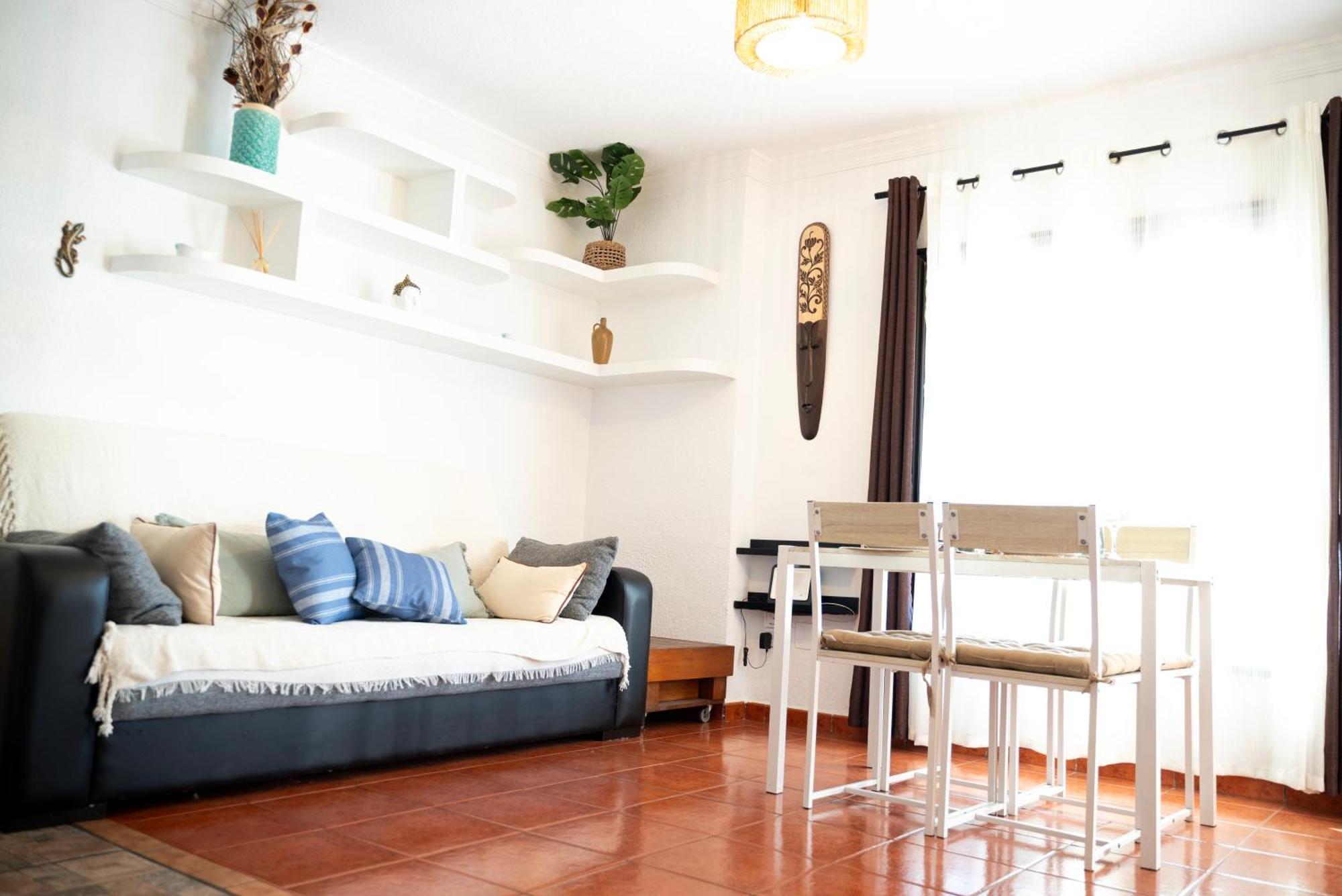 Cristianos Pool & Sun Apartment