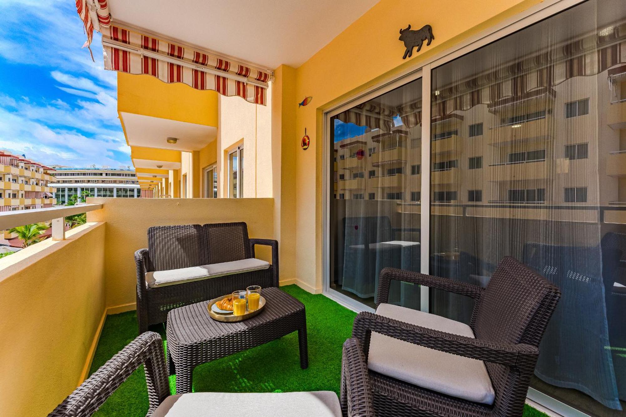 Modern Sunny 100m From The * Los Cristianos (Tenerife)