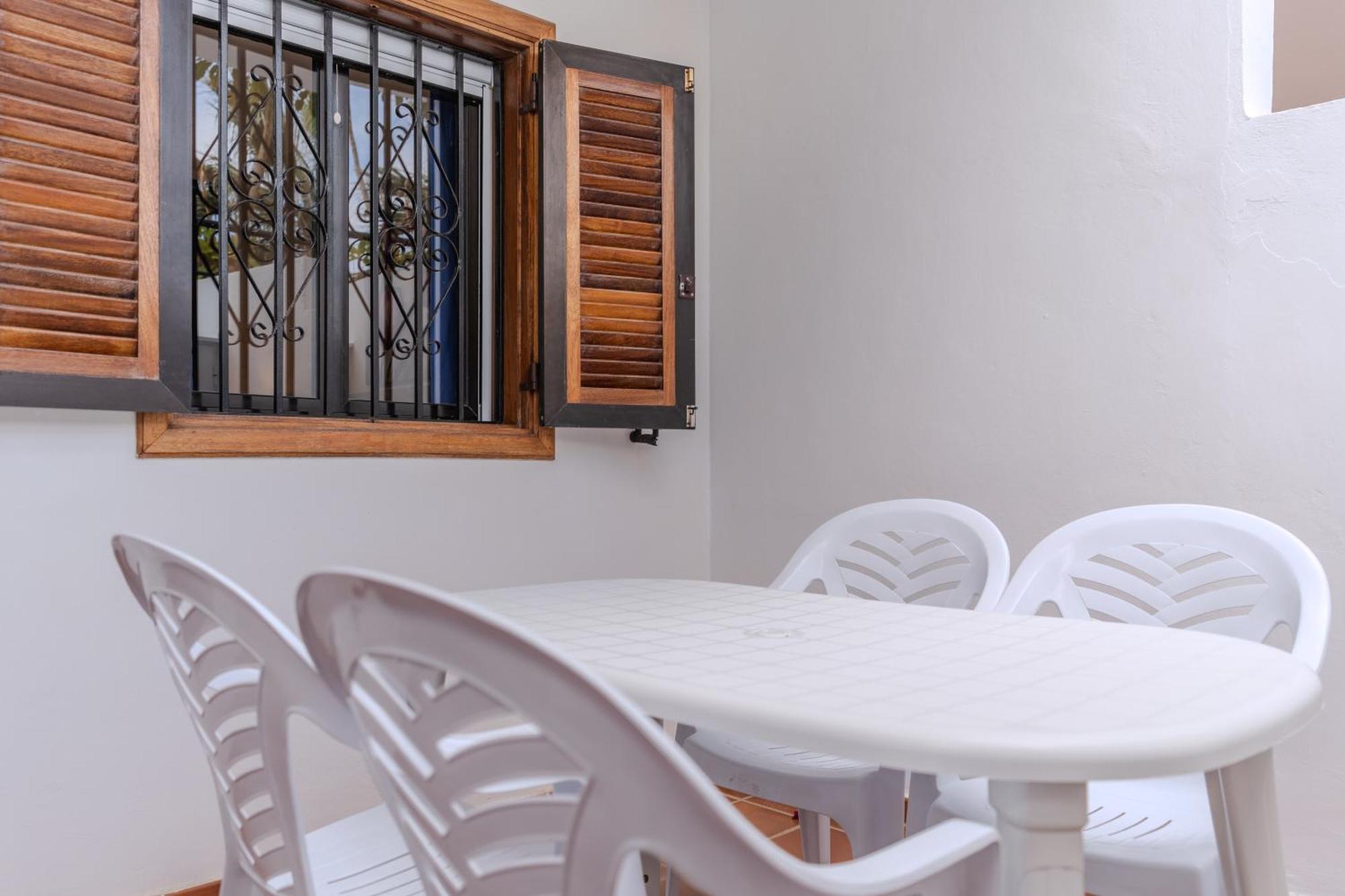 Victoria Court 2 Pool Apartment Los Cristianos (Tenerife)