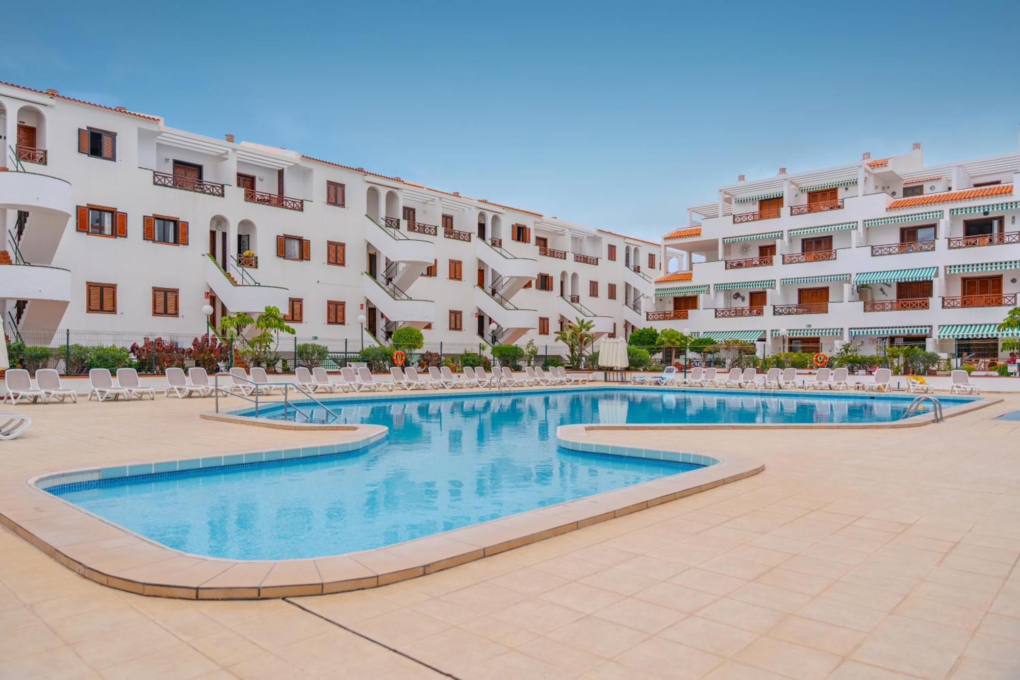 Victoria Court 2 Pool Apartment Los Cristianos (Tenerife)
