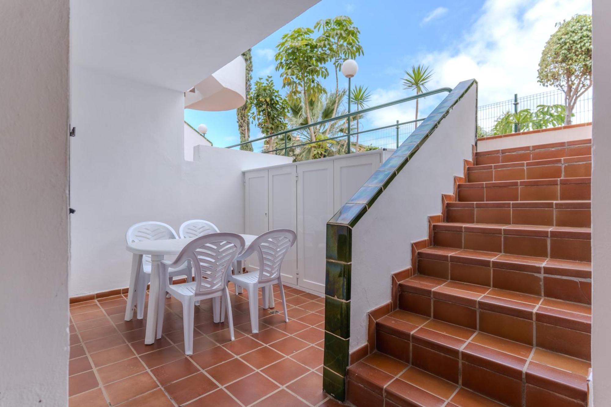 Victoria Court 2 Pool Apartment