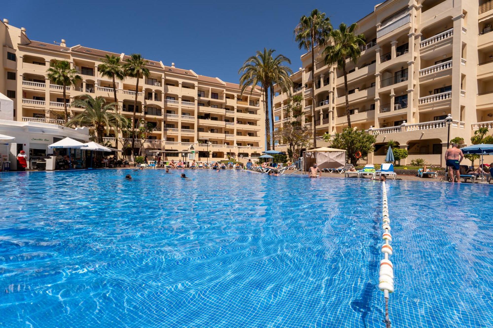 Castle Harbour With Heated Pool *