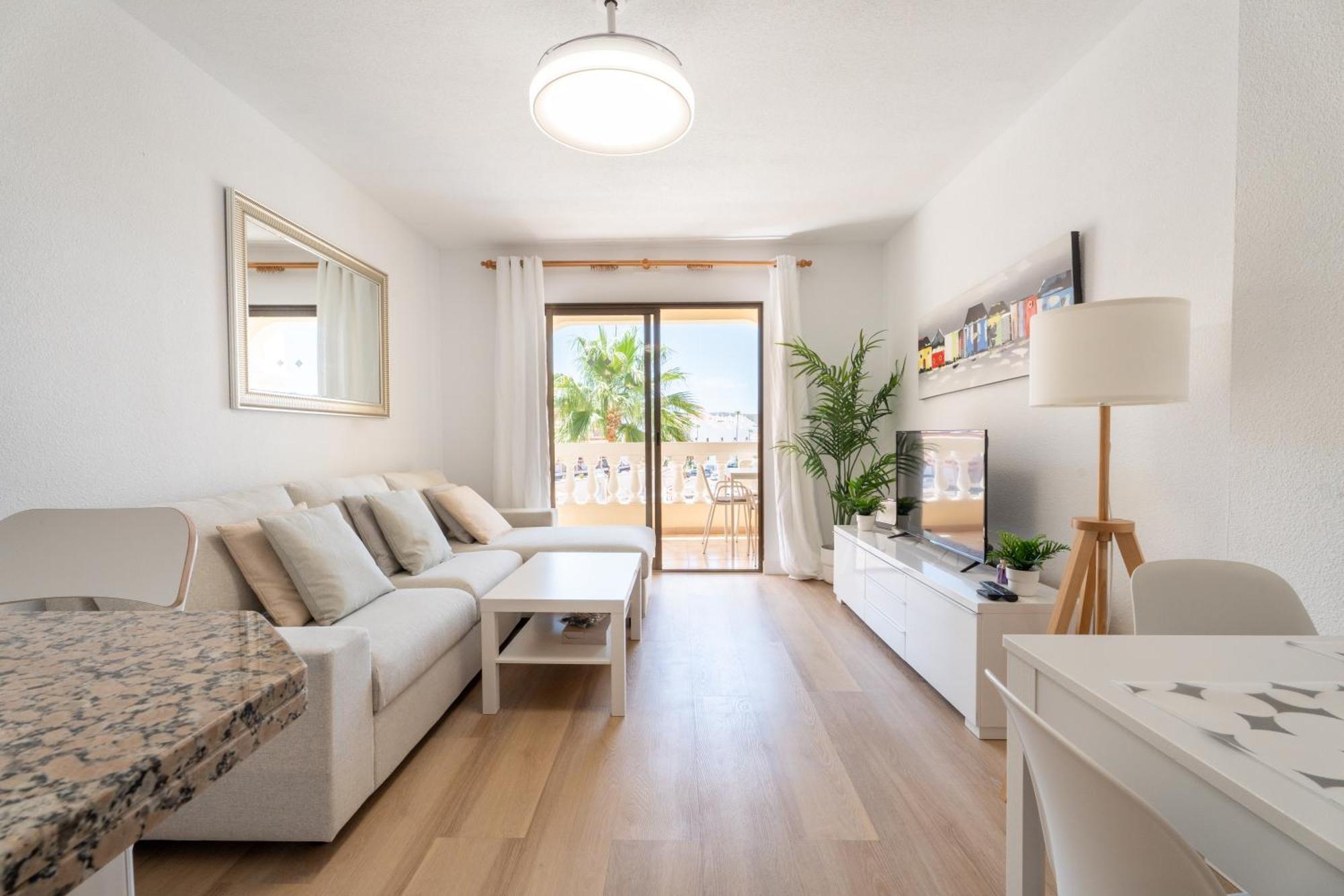 Castle Harbour With Heated Pool Apartment
