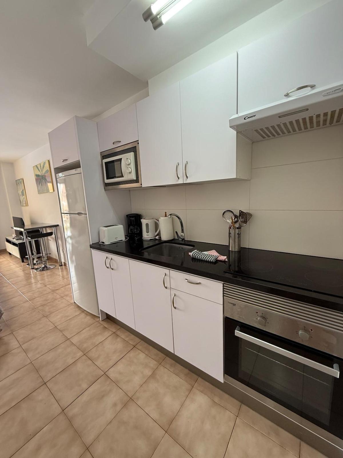 Apartment Modern Free Wifi Heated Pool Los Cristianos (Tenerife)
