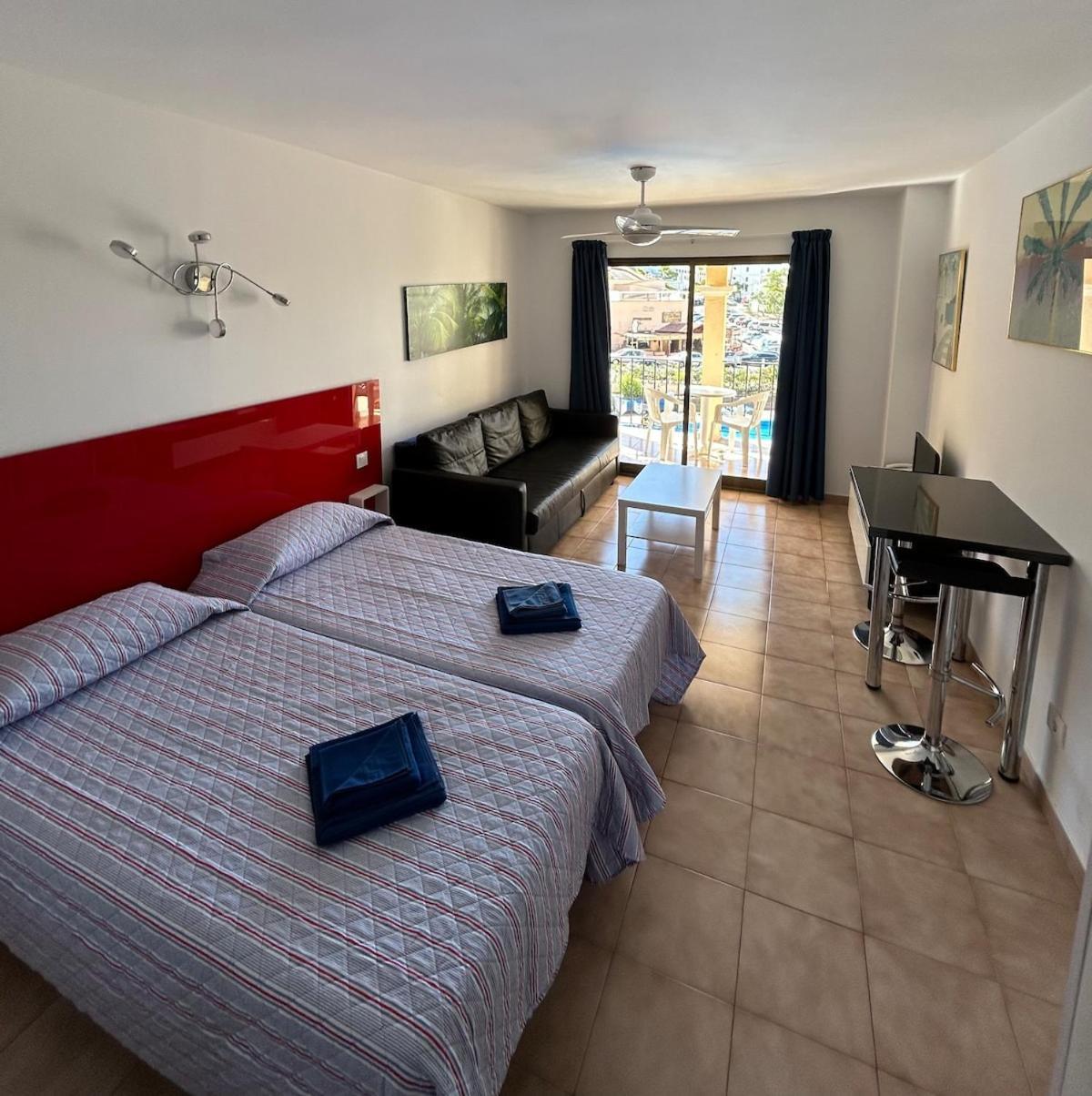 Apartment Modern Free Wifi Heated Pool Los Cristianos (Tenerife)