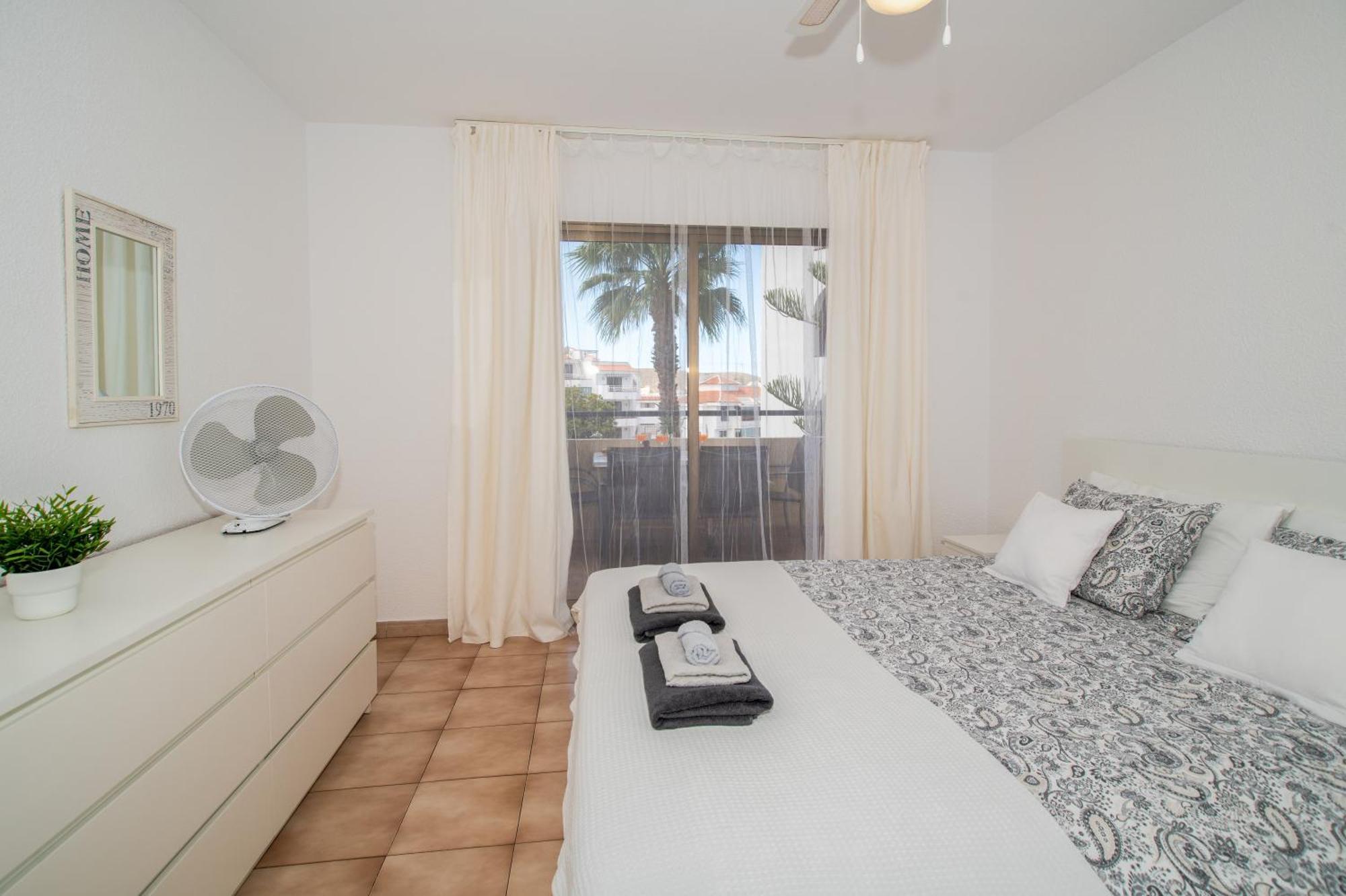 Patricie With Heated Pool Apartment