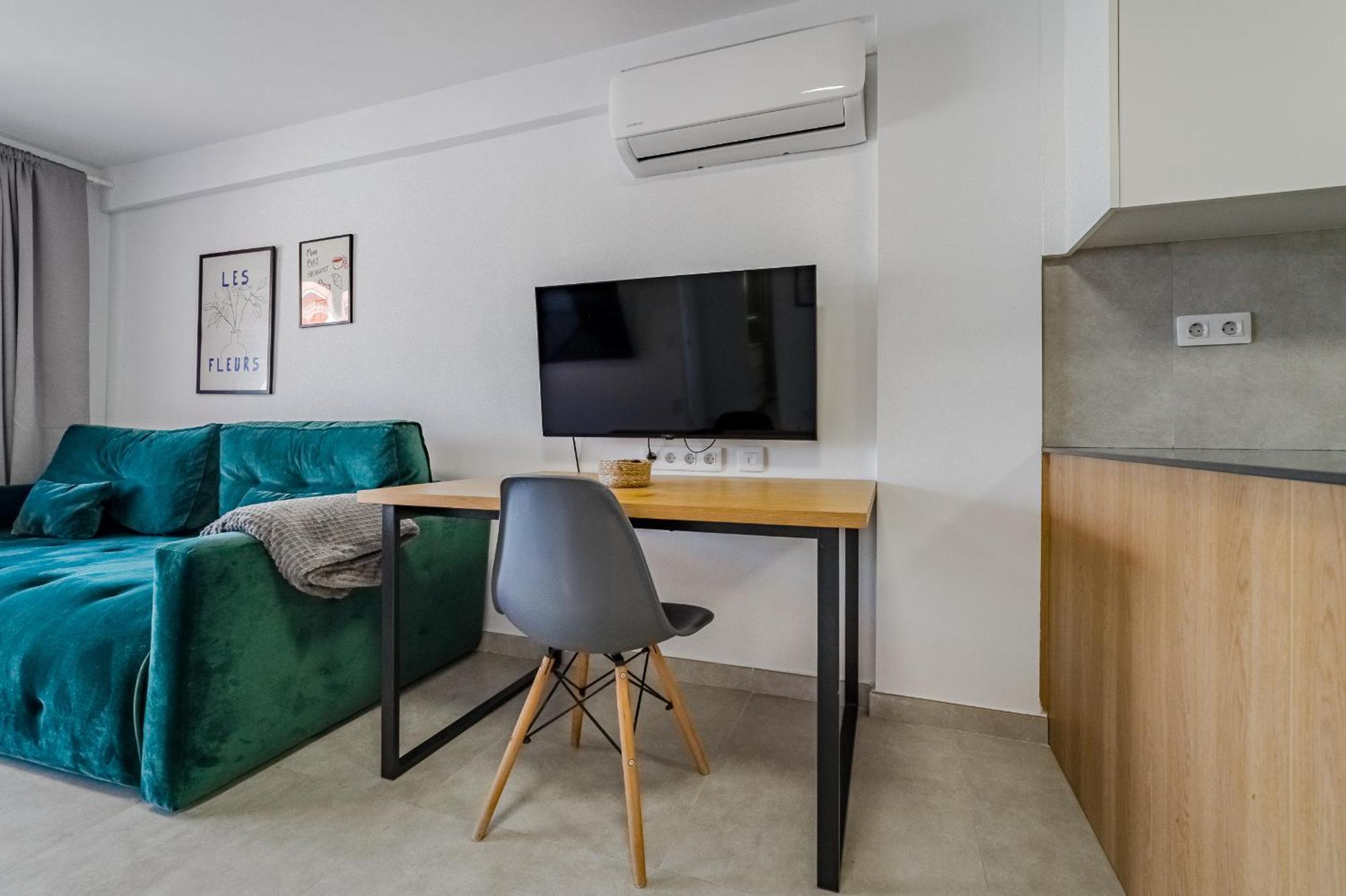 Ocean View 2bedroom In Cristianos, Heated Pool, 3 Minutes To