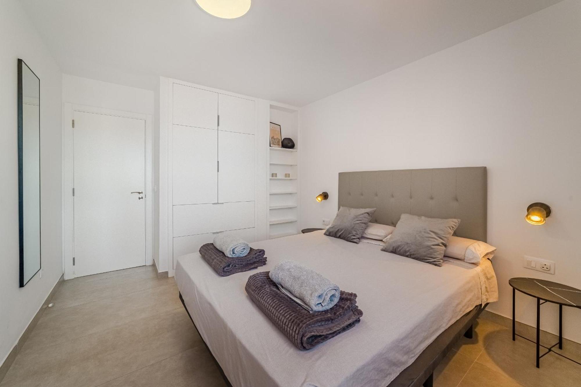 Apartment Ocean View 2bedroom In Cristianos, Heated Pool, 3 Minutes To Los Cristianos (Tenerife)