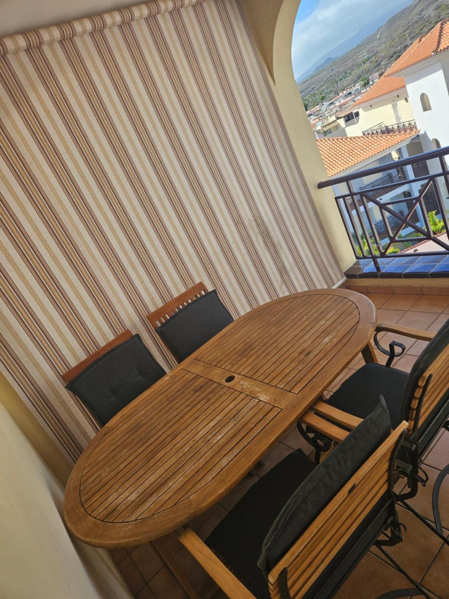 Dinastia B401 By Tenerife & Sales * Los Cristianos (Tenerife)