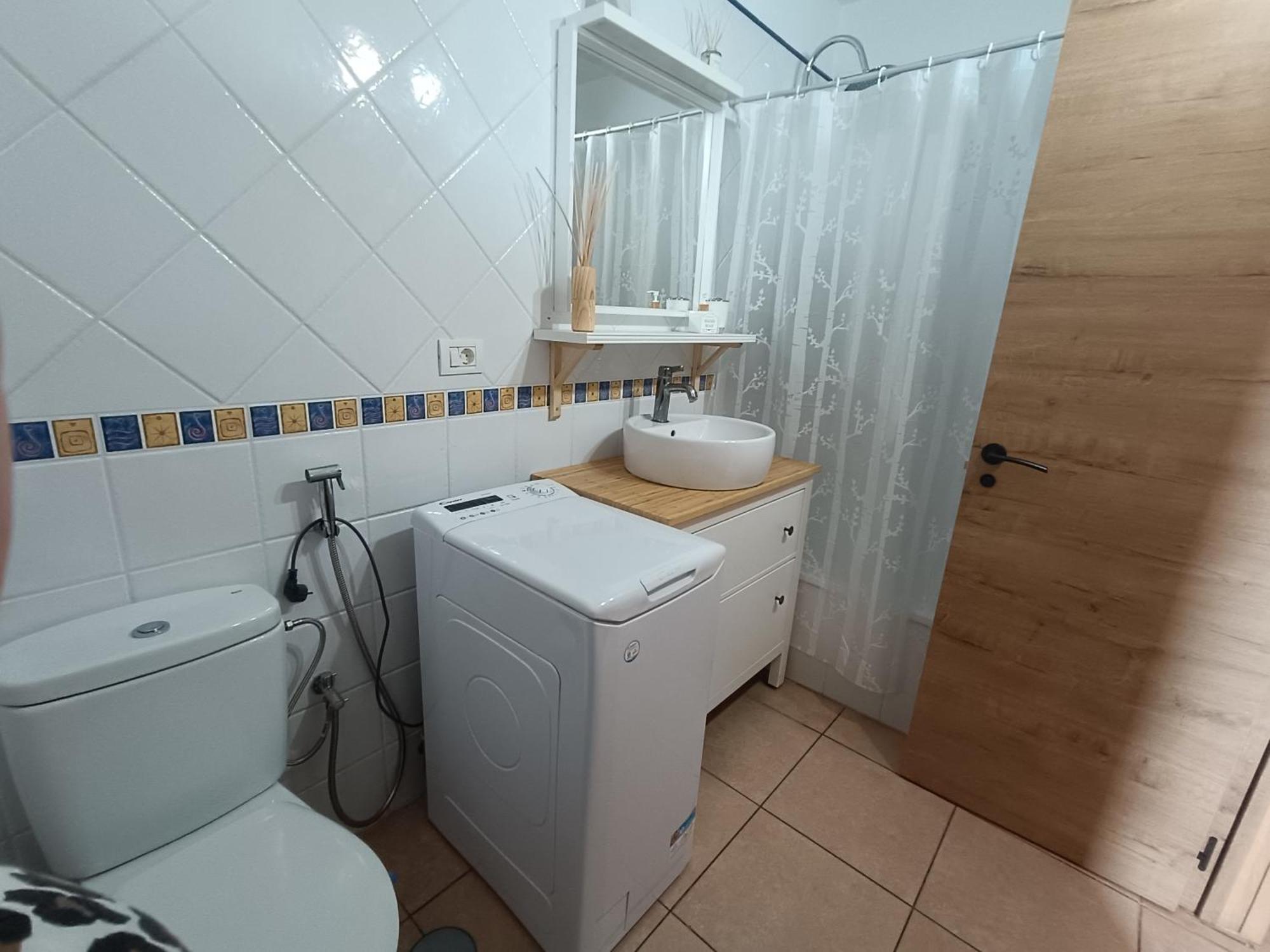 Greatly Located With Heated Pool, Cristianos Apartment Los Cristianos (Tenerife)