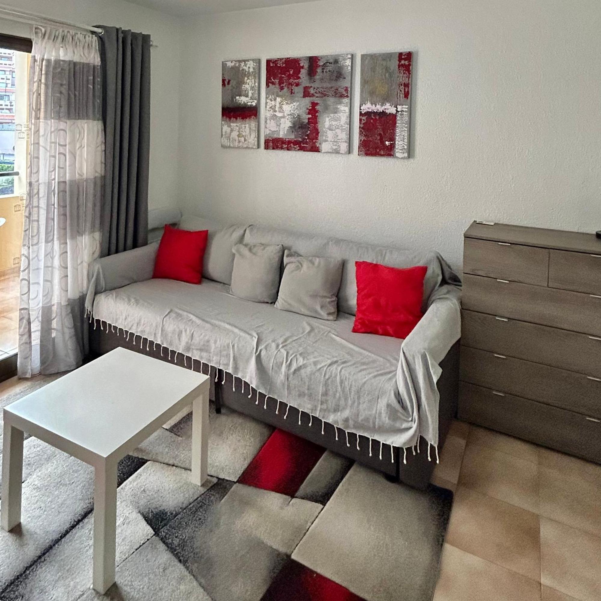 Apartment In Castle Harbour With Pool View C020 *