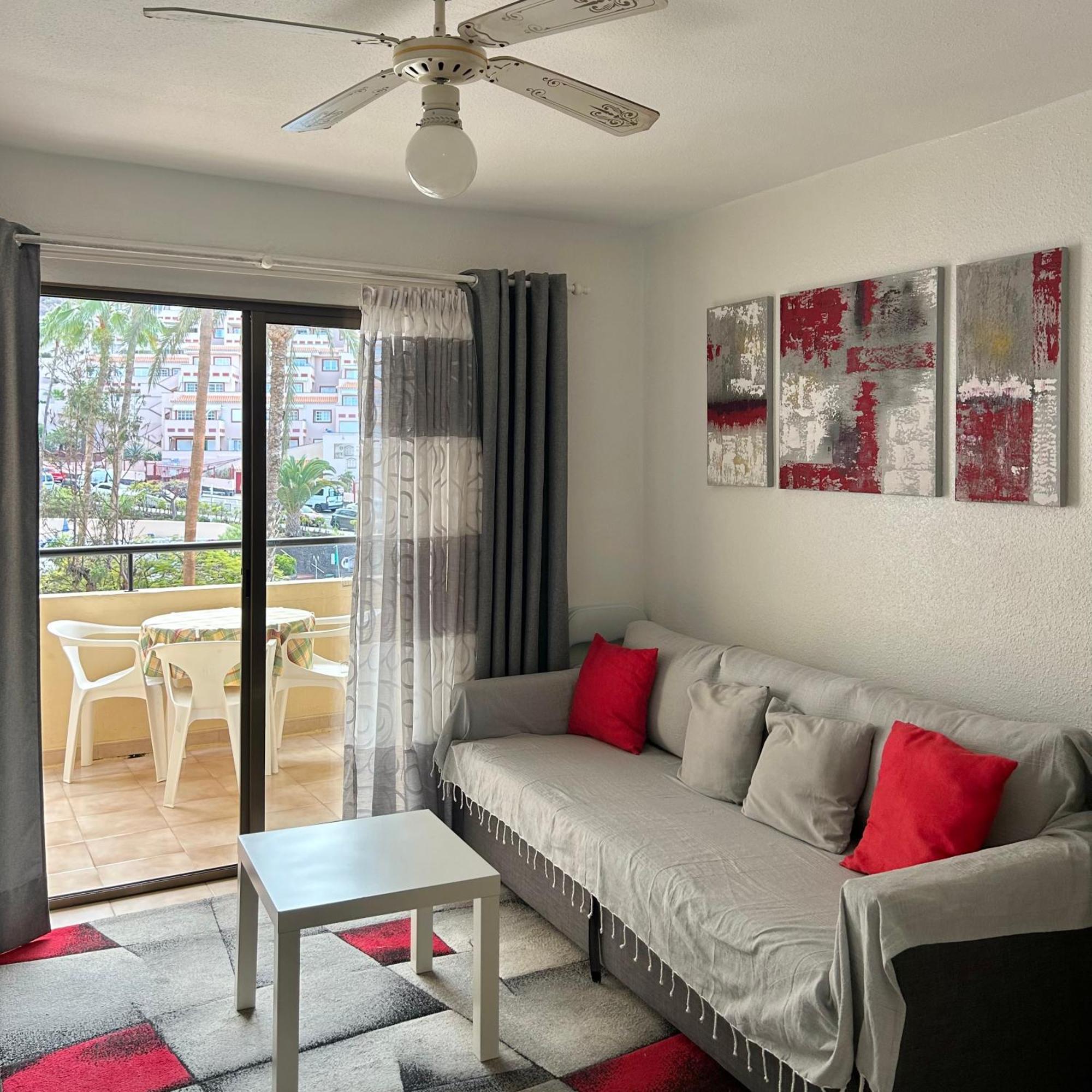 In Castle Harbour With Pool View C020 Apartment