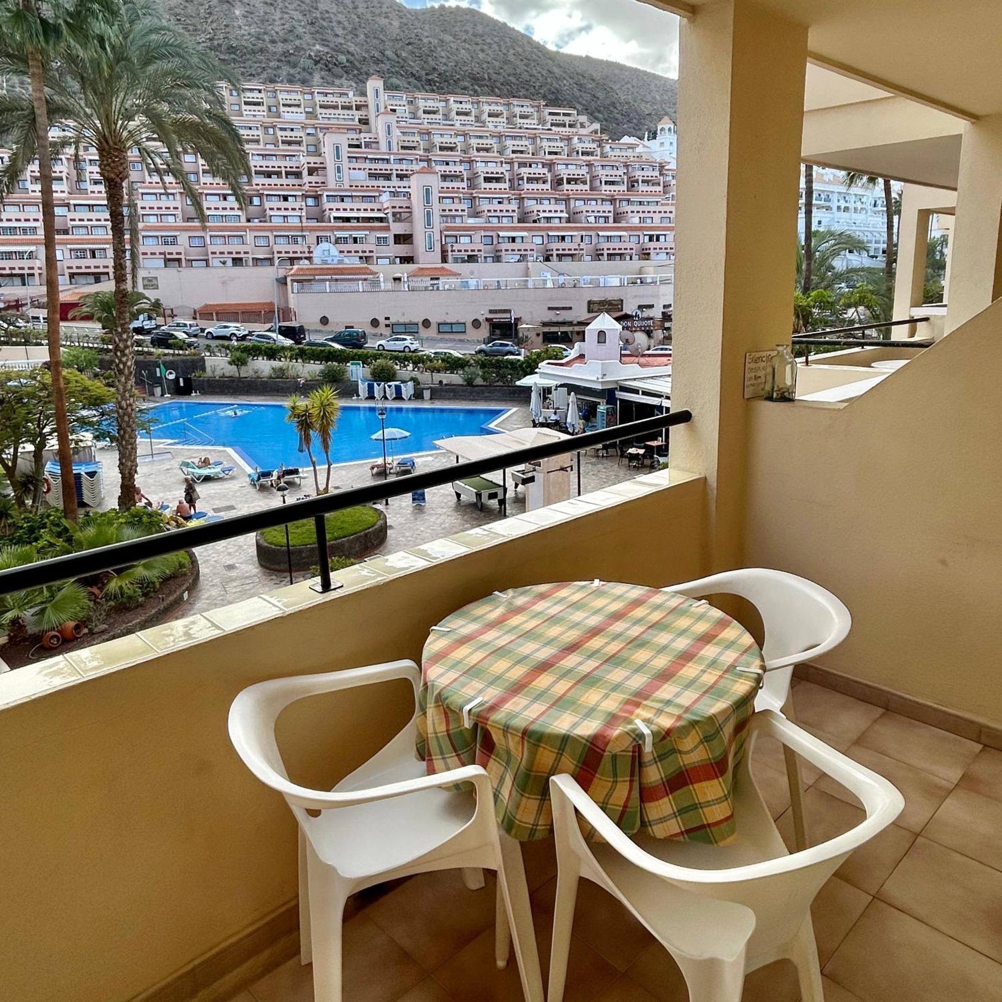 Appartement In Castle Harbour With Pool View C020