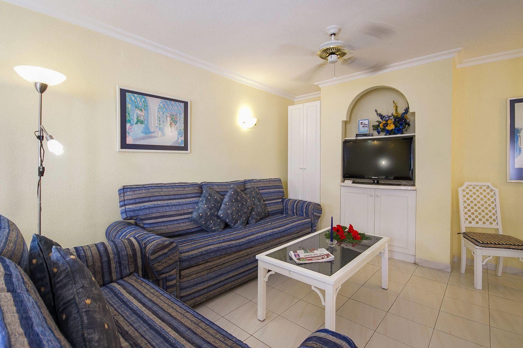 Ona Claveles Aparthotel 3*