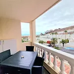 Rhea Calista Apartament