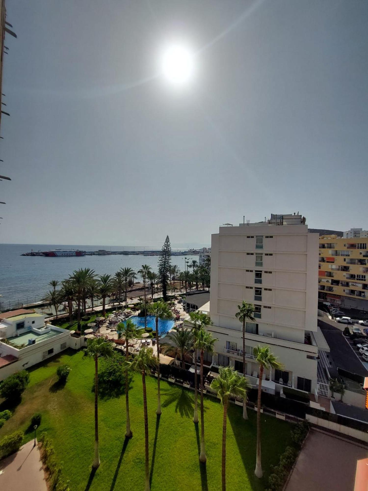 Apartahotel Comodoro- Ravel Los Cristianos (Tenerife)