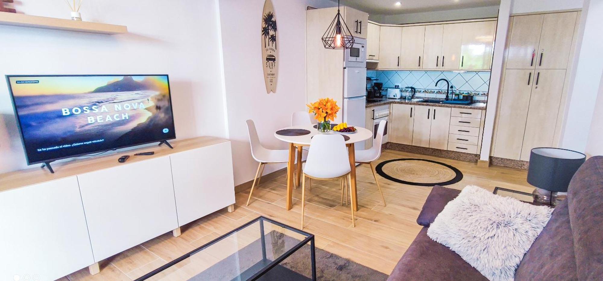 Diamantes - Relaxing Tenerife Getaway - Heated Pool - Cristianos Apartamento *