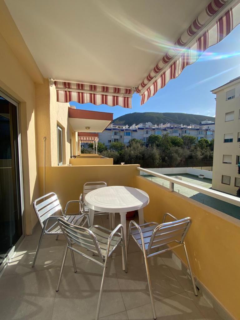 Angeles. Cristianos. Free Wifi Apartamento Los Cristianos (Tenerife)