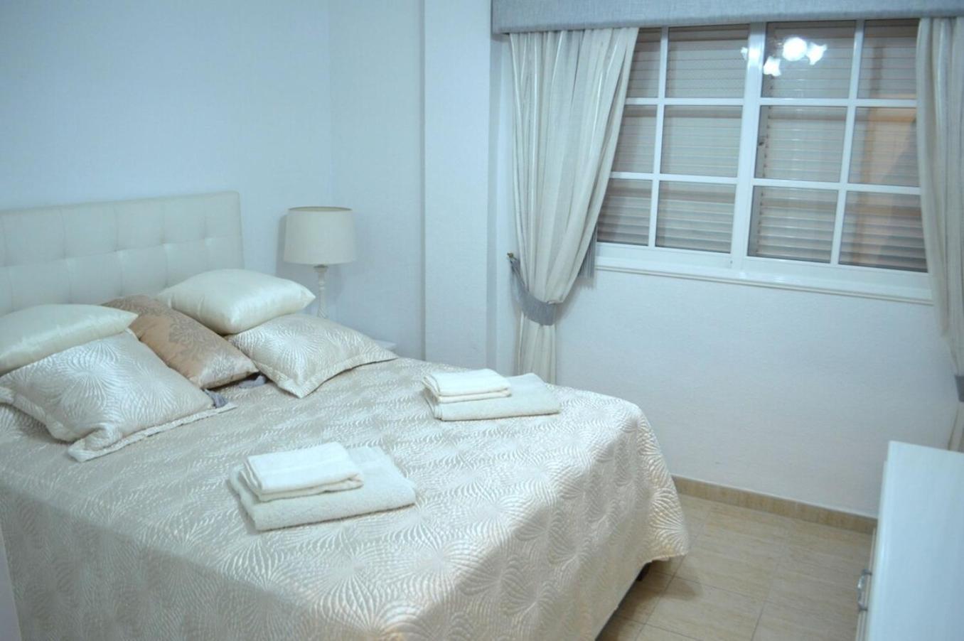 Apartment Lovely 2 Bed In Cristianos