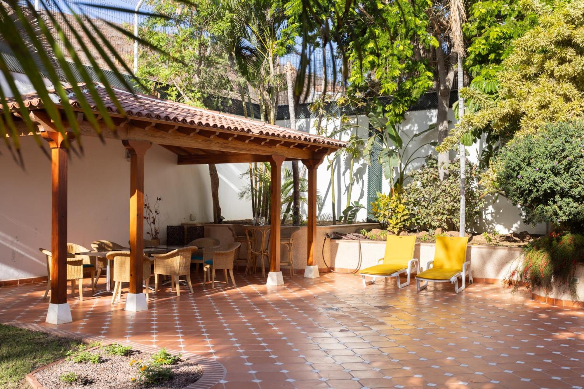 Villa Home2book Timeless Elegance Villa, Cristianos